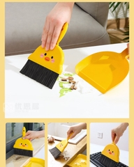 Chổi Kèm Ki Hốt Rác Mini Hình Vịt Vàng
