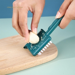 Bàn Chải Chà Rửa Củ Kèm Dao Bào
