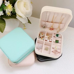 Hộp đựng trang sức, phụ kiện bọc da sang trọng có chia ngăn dễ dàng sắp xếp và gọn gàng nhiều màu xinh xắn theo sở thích