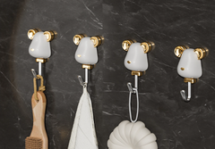 Móc dán tường hình gấu