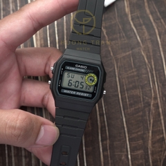 CASIO F-94WA-8HDG