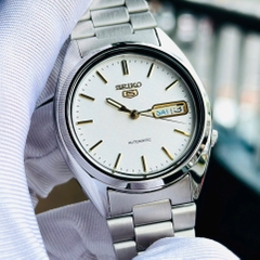 SEIKO SERIES 5 AUTOMATIC OFF WHITE DIAL SNXG47