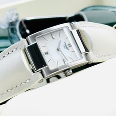 ĐỒNG HỒ NỮ QUARZT T090.310.16.111.01