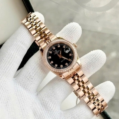 ĐỒNG HỒ NỮ CARNIVAL QUARTZ ĐEN 8131L2-VH-D
