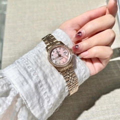 ĐỒNG HỒ NỮ CARNIVAL QUARTZ XÀ CỪ HỒNG 8131L2-VH-HK