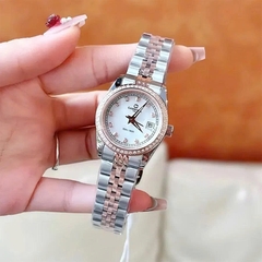 ĐỒNG HỒ NỮ CARNIVAL QUARTZ XÀ CỪ TRẮNG 8131L2-CH-TK