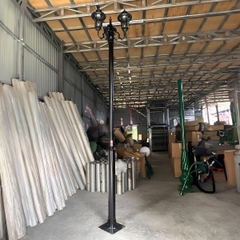 Cột đèn sân vườn giật cấp