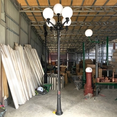 Cột Đèn Sân Vườn 5 Bóng