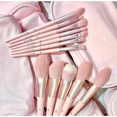 Bộ cọ trang điểm Celin 12 cây cọ cá nhân màu hồng lông thú mềm bám phấn cao cấp kèm túi