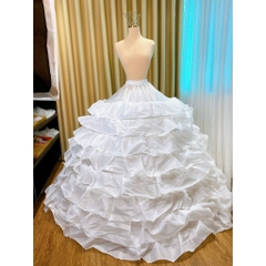 Các tùng váy cho cô dâu ngày cưới mẫu chụp ảnh