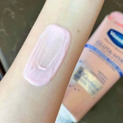 SỮA DƯỠNG THỂ VASELINE 300ml NÂNG TÔNG TỨC THÌ
