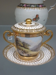 SỨ TRO XƯƠNG (BONE CHINA) ĐƯỢC HIỂU VÀ SẢN XUẤT NHƯ THẾ NÀO