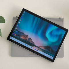Surface Book 2 intel core i5 8350U, Ram 8GB, SSD 128GB 13.5" Likenew