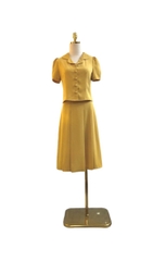 Set áo vest chân váy vàng tay ngắn