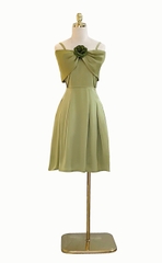 Váy lụa cổ trễ vai hai dây hoa ngực M