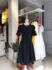 Váy đen xòe cổ sen viền chỉ trắng tay bồng M( mẫu shop)