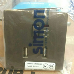 Module ổ cắm gồm 2 ổ USB kèm công tắc màu xám Simon i7 70E723-61