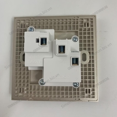 Bộ Ổ cắm đơn đa tiêu chuẩn 10A kèm công tắc mặt vuông màu Sâm Panh (Champagne) Simon E6 721089-46