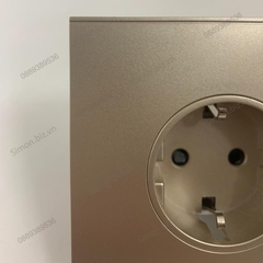 Bộ Ổ cắm đơn Schuko 16A có chân tiếp địa chuẩn vuông màu Sâm Panh (Champagne) Simon E6 721687-46