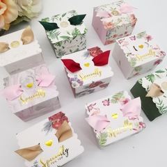 HỘP QUÀ TẶNG KHÁCH MỜI ĐÁM CƯỚI HÌNH VUÔNG T.CRAFT HOUSE