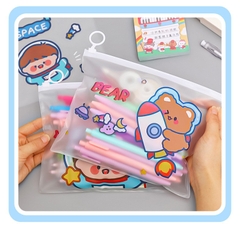TÚI ĐỰNG BÚT CHẤT LIỆU NHỰA TRONG SUỐT CHỐNG THẤM NƯỚC DÀNH CHO HỌC SINH T-CRAFT ^^