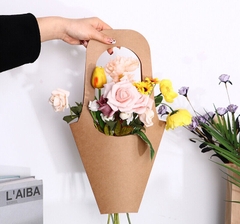 SET 5 BAO BÌ GIẤY ĐỰNG HOA CAO CẤP CÓ QUAI XÁCH – TÚI GIẤY KRAFT GÓI HOA SANG TRỌNG T.CRAFT HOUSE