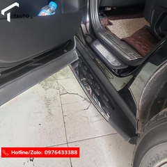 Bệ bước chân Hyundai Santafe 2019-2020 tráng gương chấm bi