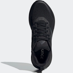 Giày chạy bộ adidas Questar đen trơn