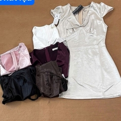 D6290 - Đầm lụa dáng ngắn cổ V đính nơ