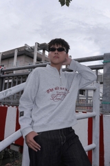 A29955- Áo sweater cổ zip thêu Born Again