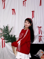 A29169 - A sweater phối ruy băng in thêu Merci Ribbon