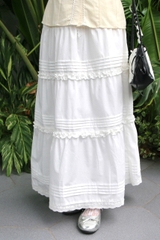 V3989 - V dài bèo xếp li lưng thun phối ren