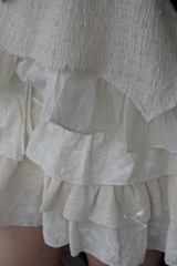 V3996 - V ngắn tầng xô thêu đính nơ