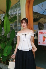 A27410 - A kiểu bẹt vai dún bèo buộc nơ smocking sau