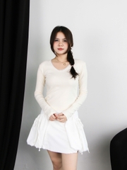 A27811 - A thun tay dài cổ tim viền ren
