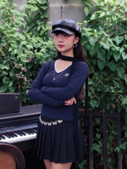 A27811 - A thun tay dài cổ tim viền ren