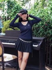 A27811 - A thun tay dài cổ tim viền ren