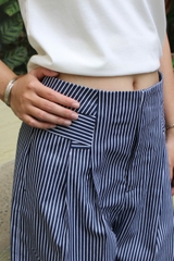 Q8559 - Q sọc dài 2 túi mổ sau