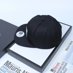 Mũ Nón Snapback Logo Sọc Ngang Đen- M98