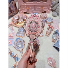 Gương đẹp nhiều kiểu dáng, phong cách bánh bèo, tiểu thư
