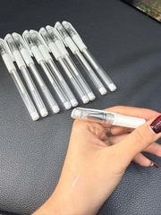 Bút chuyên dụng cho việc đánh dấu, định vị vị trí nối mi, vị trí định hình lông mày