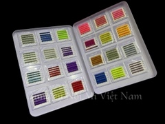 Hộp đựng 24 tấm nam châm từ tính,đã đính sẵn lông mi màu