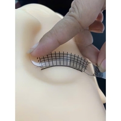 Công cụ để đo lường, xác định chiều dài lông mi thật