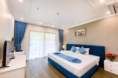Connecting Room