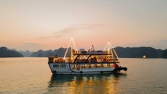 Tour Ngắm Hoàng Hôn Và Ăn Tối Trên Vịnh Lan Hạ | Du thuyền Daiichi Cruise 4 sao