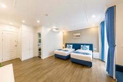 Connecting Room
