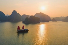 Combo Cát Bà xe khứ hồi + Tour ngắm hoàng hôn Vịnh Lan Hạ