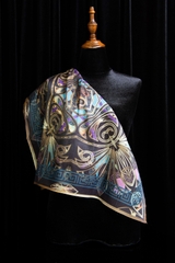 Khăn quàng cổ Logo Luxurysilk (logo 1600)