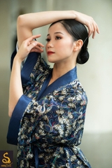 Kimono lụa hoạ tiết Logo Luxurysilk