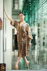 Kimono lụa hoạ tiết Logo Luxurysilk